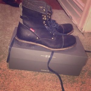 Levi’s Boots Good for casual setting